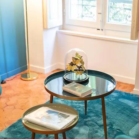 Apartment T2 Climatise De Charme, Pour Couple Proche Arenes Maisoncarreeconciergerie *